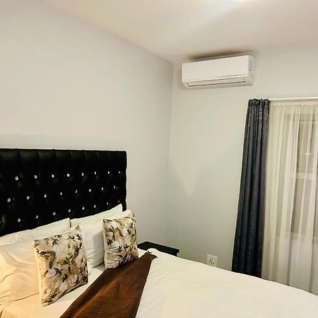 Skyfly Bed & Breakfast Манзини Экстерьер фото