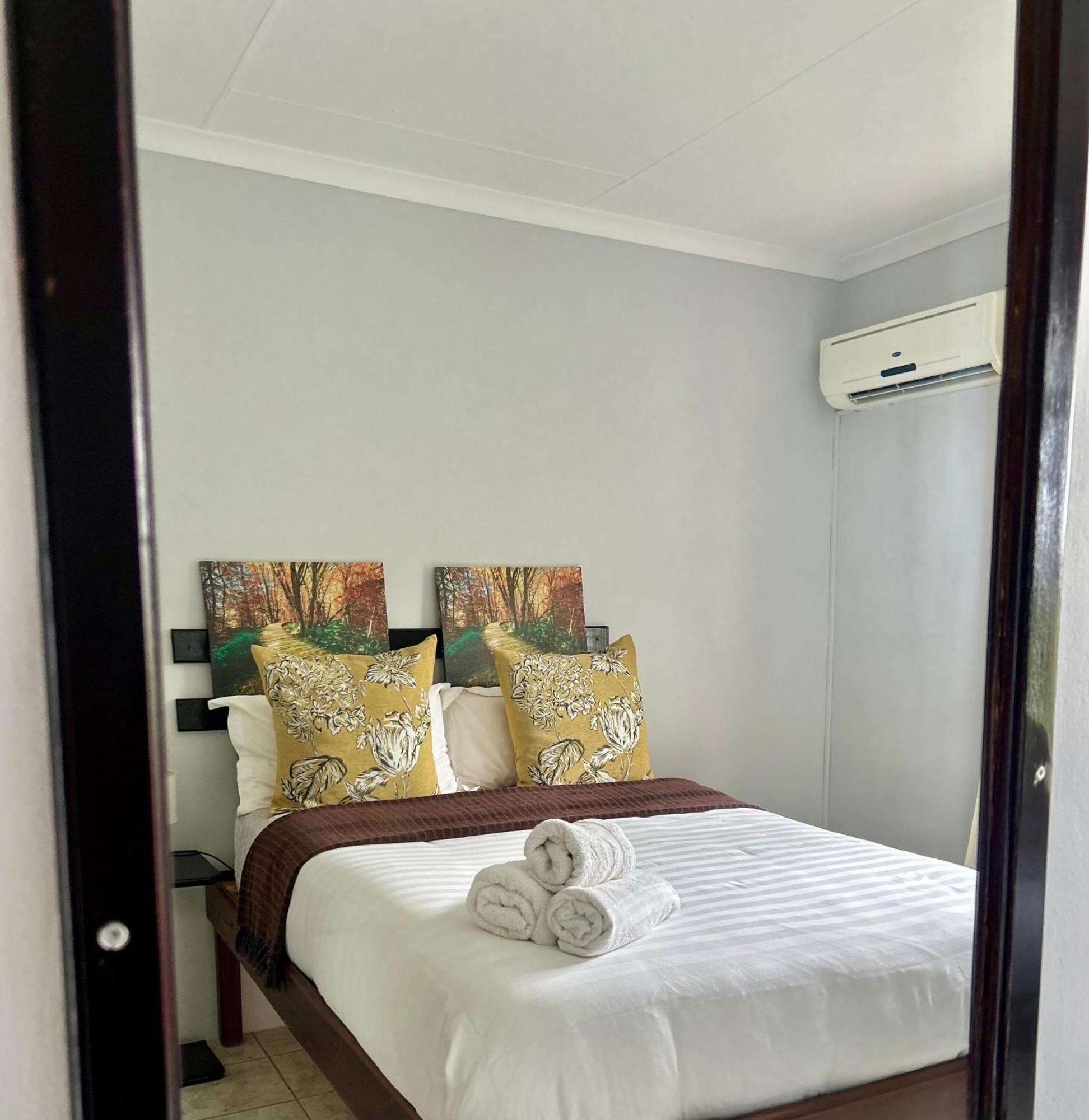 Skyfly Bed & Breakfast Манзини Экстерьер фото