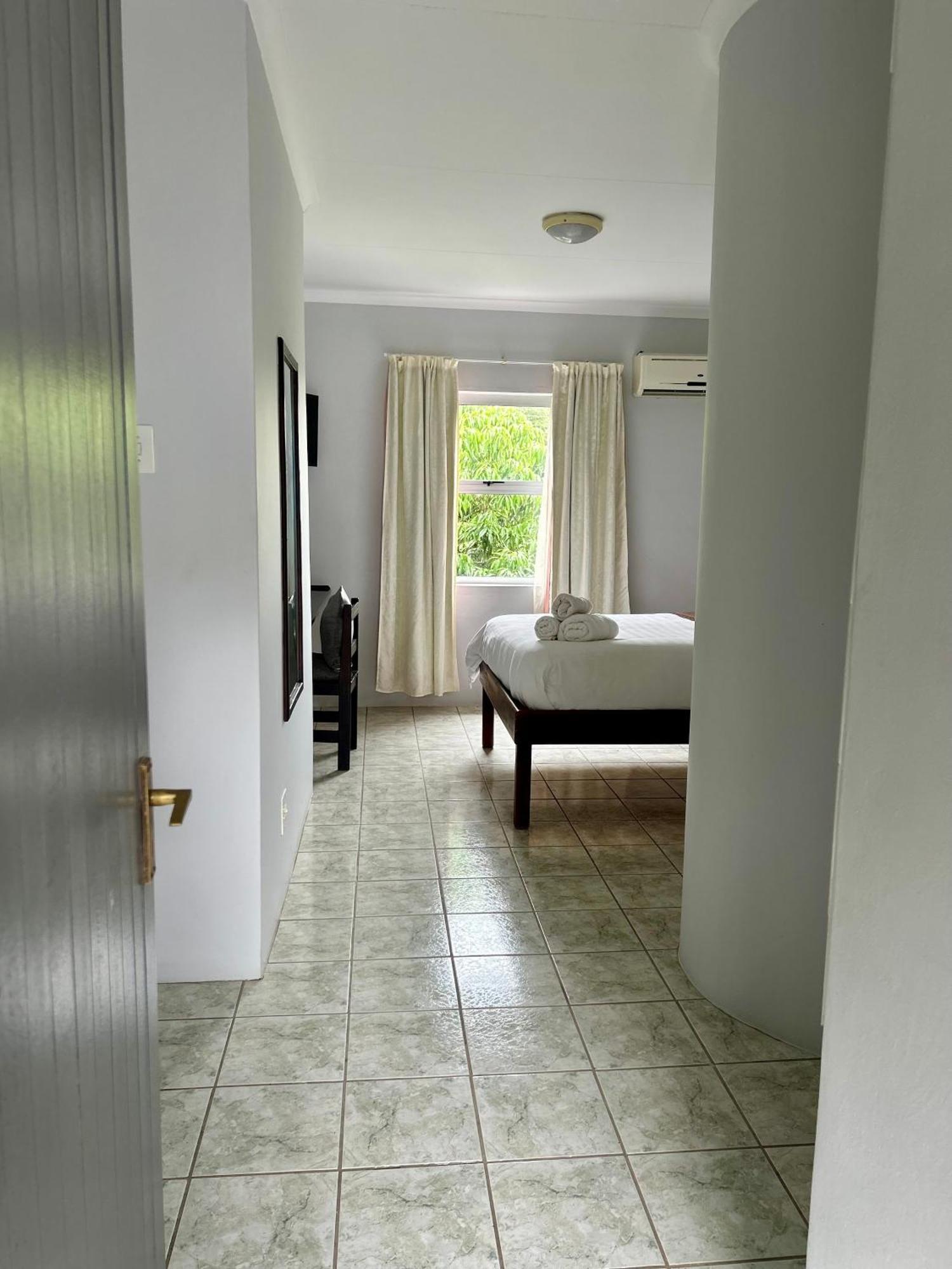 Skyfly Bed & Breakfast Манзини Экстерьер фото