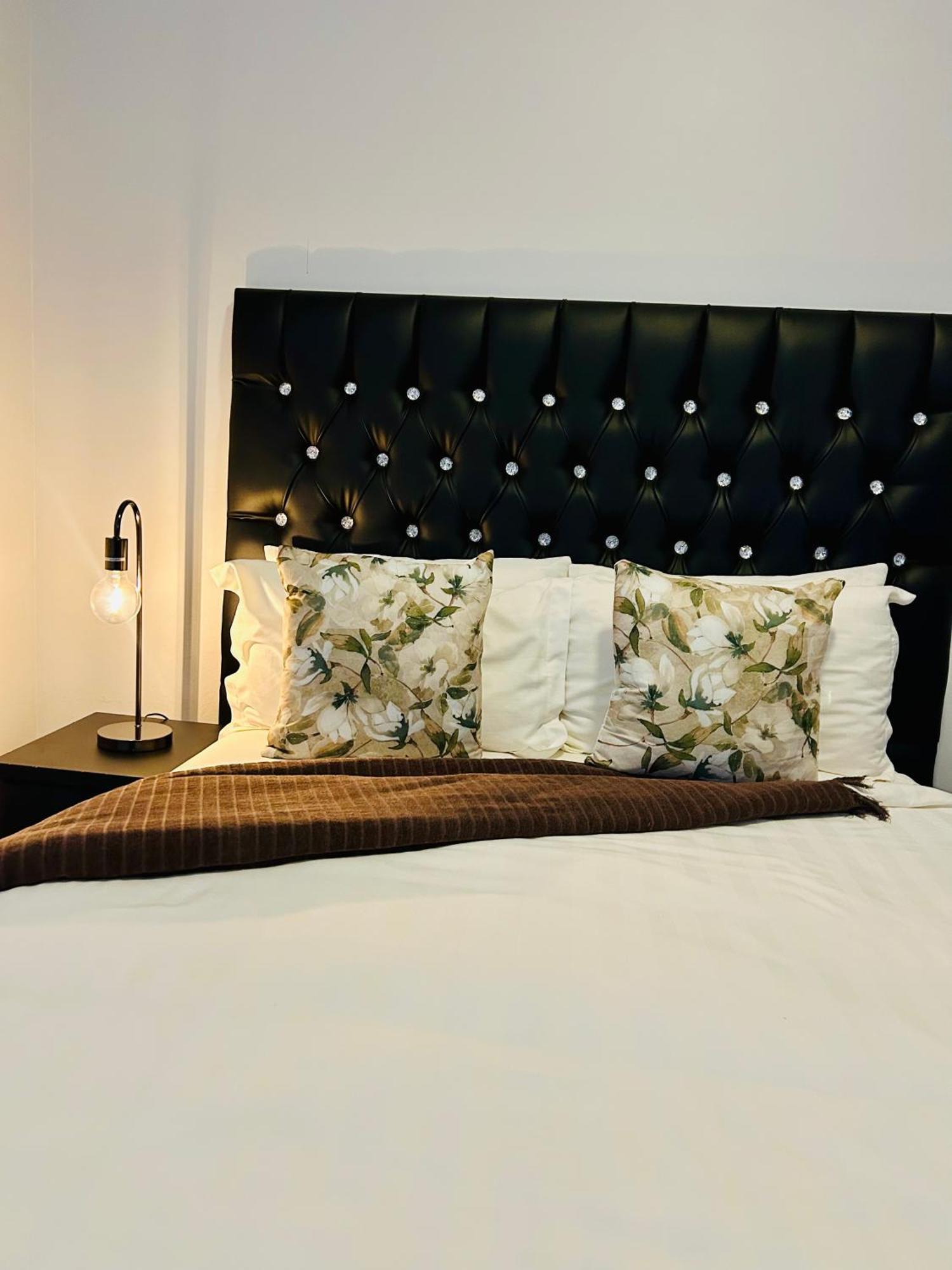 Skyfly Bed & Breakfast Манзини Экстерьер фото