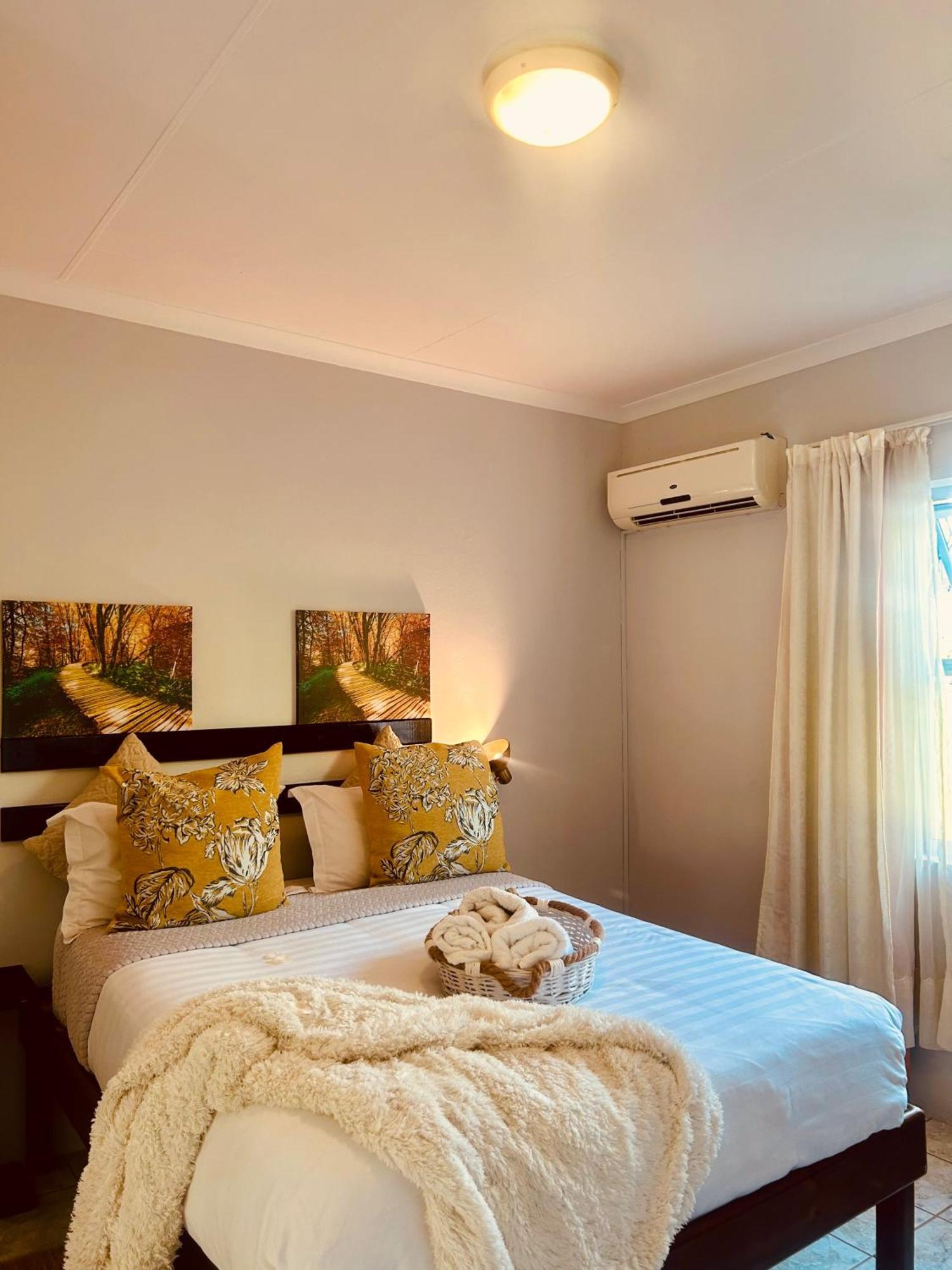 Skyfly Bed & Breakfast Манзини Экстерьер фото