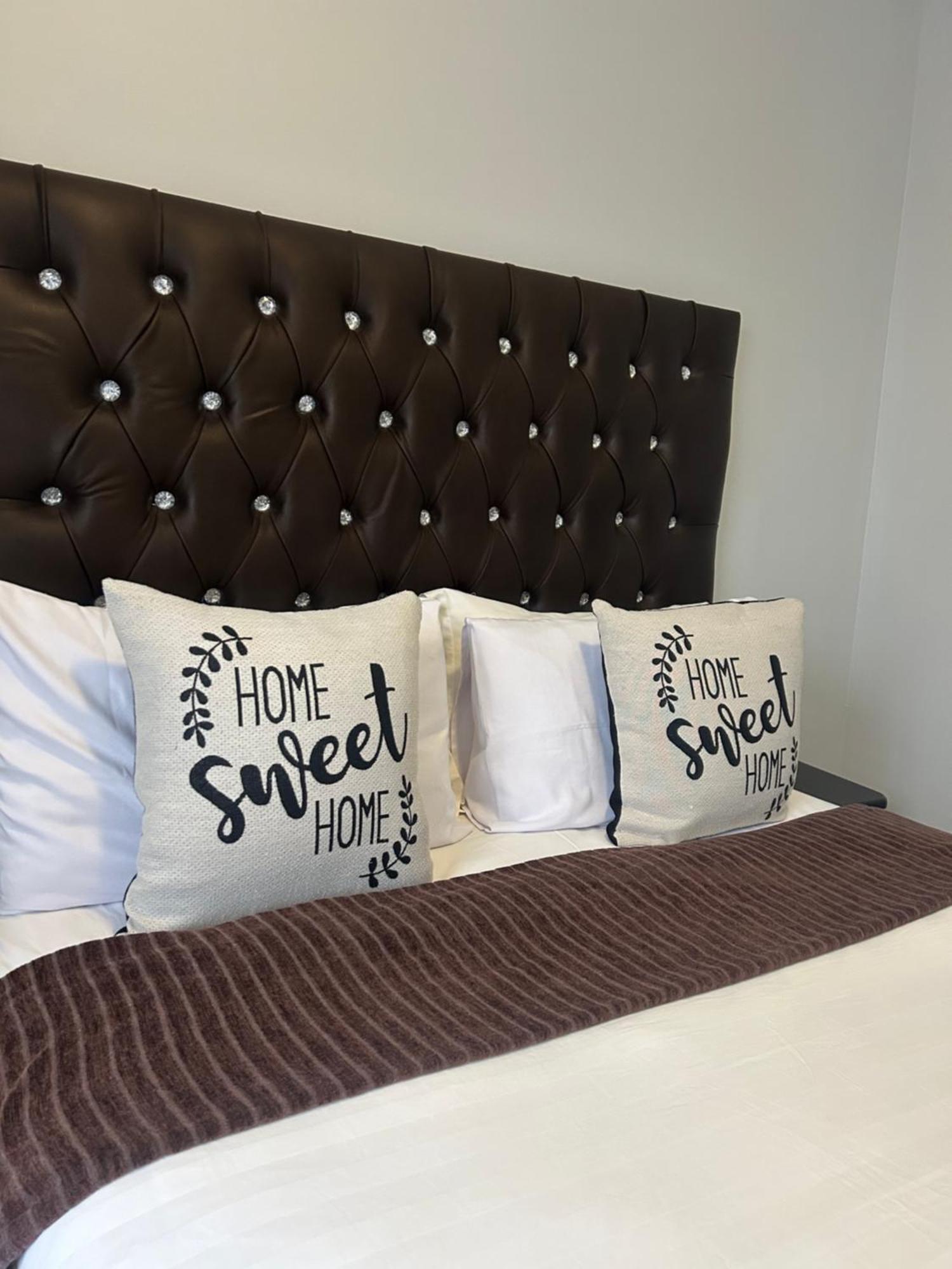 Skyfly Bed & Breakfast Манзини Экстерьер фото