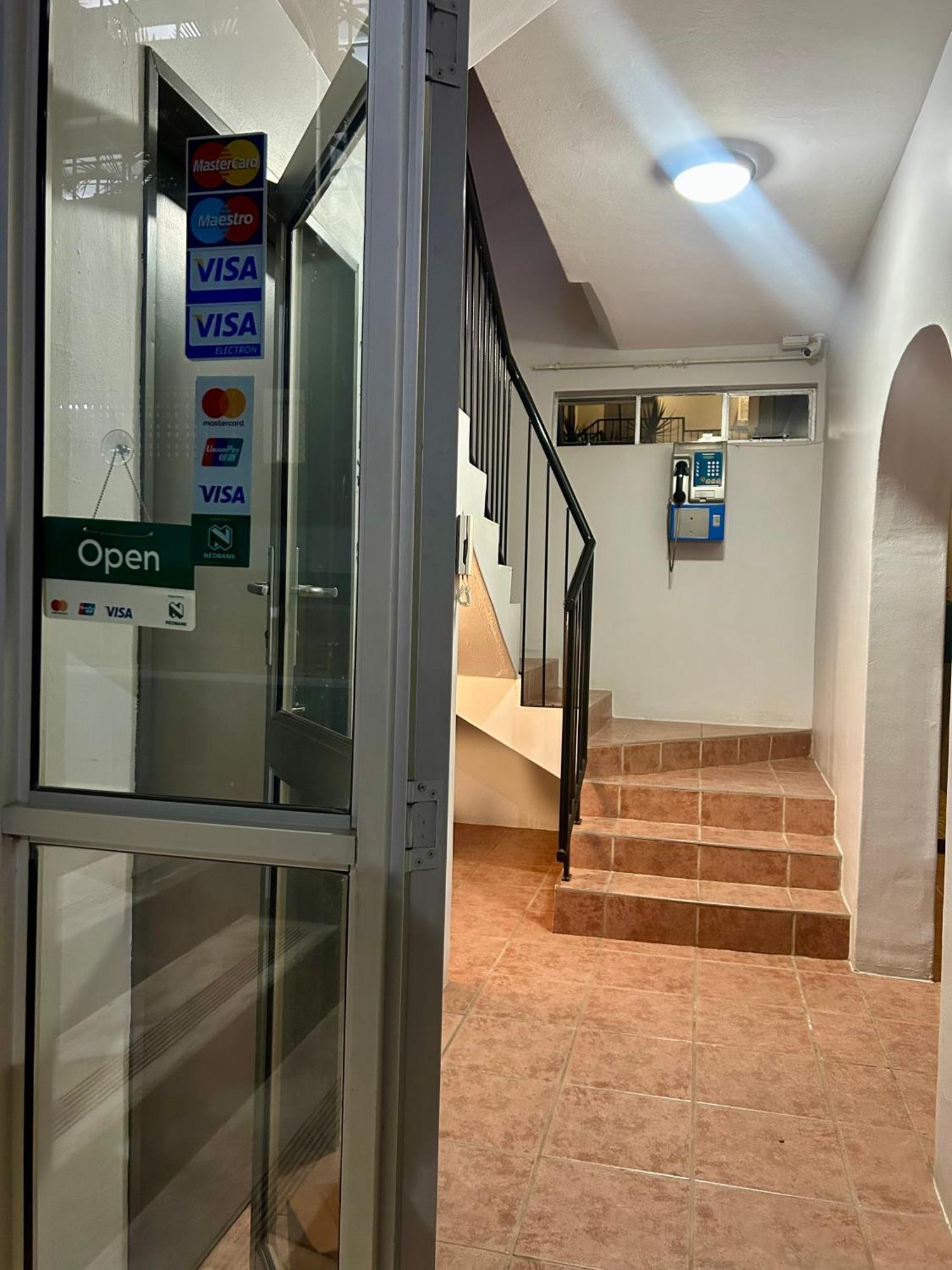Skyfly Bed & Breakfast Манзини Экстерьер фото