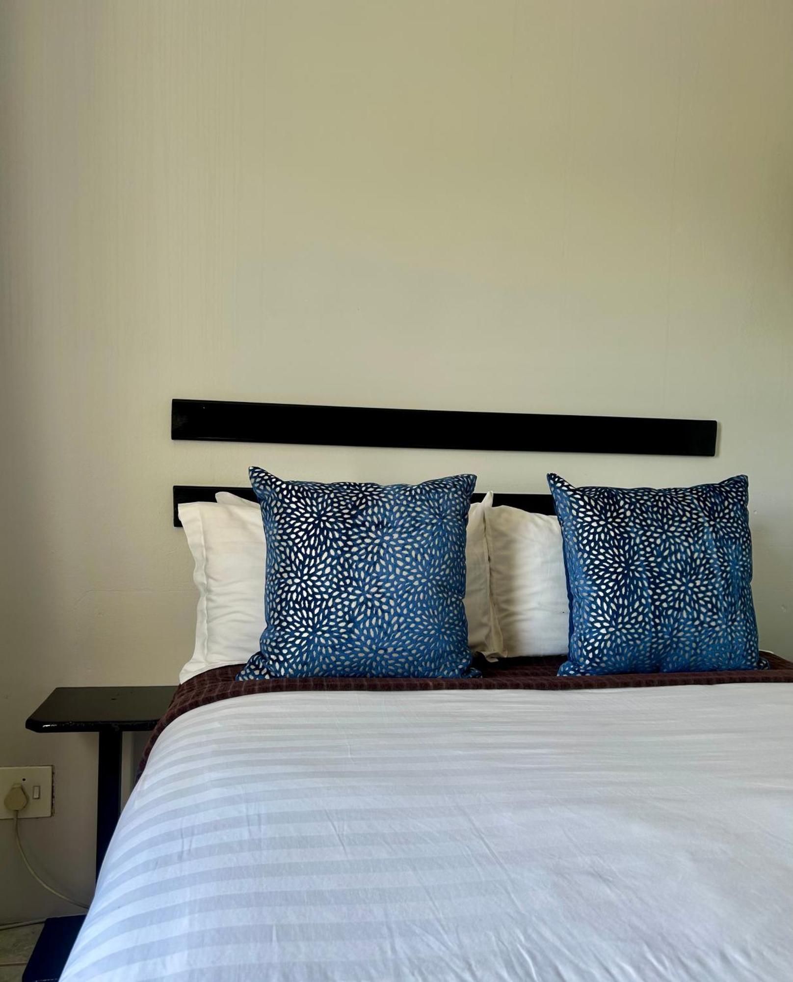 Skyfly Bed & Breakfast Манзини Экстерьер фото