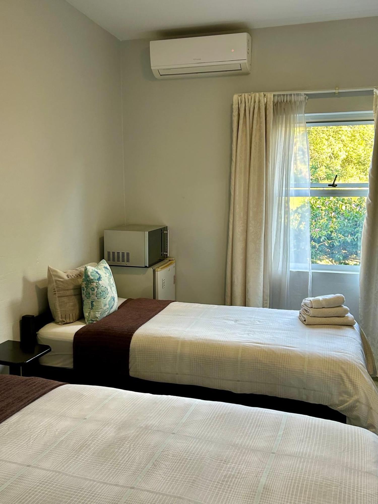Skyfly Bed & Breakfast Манзини Экстерьер фото