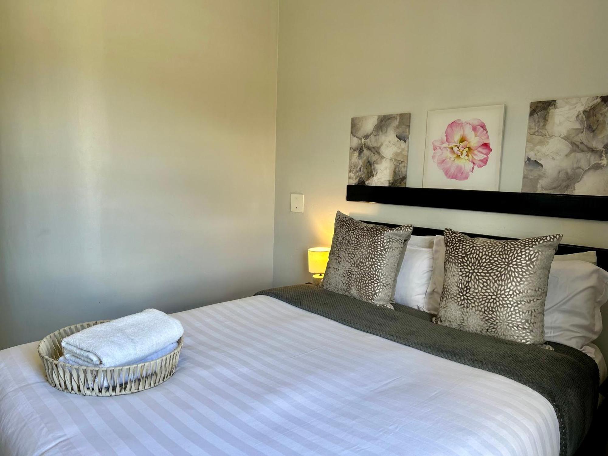 Skyfly Bed & Breakfast Манзини Экстерьер фото