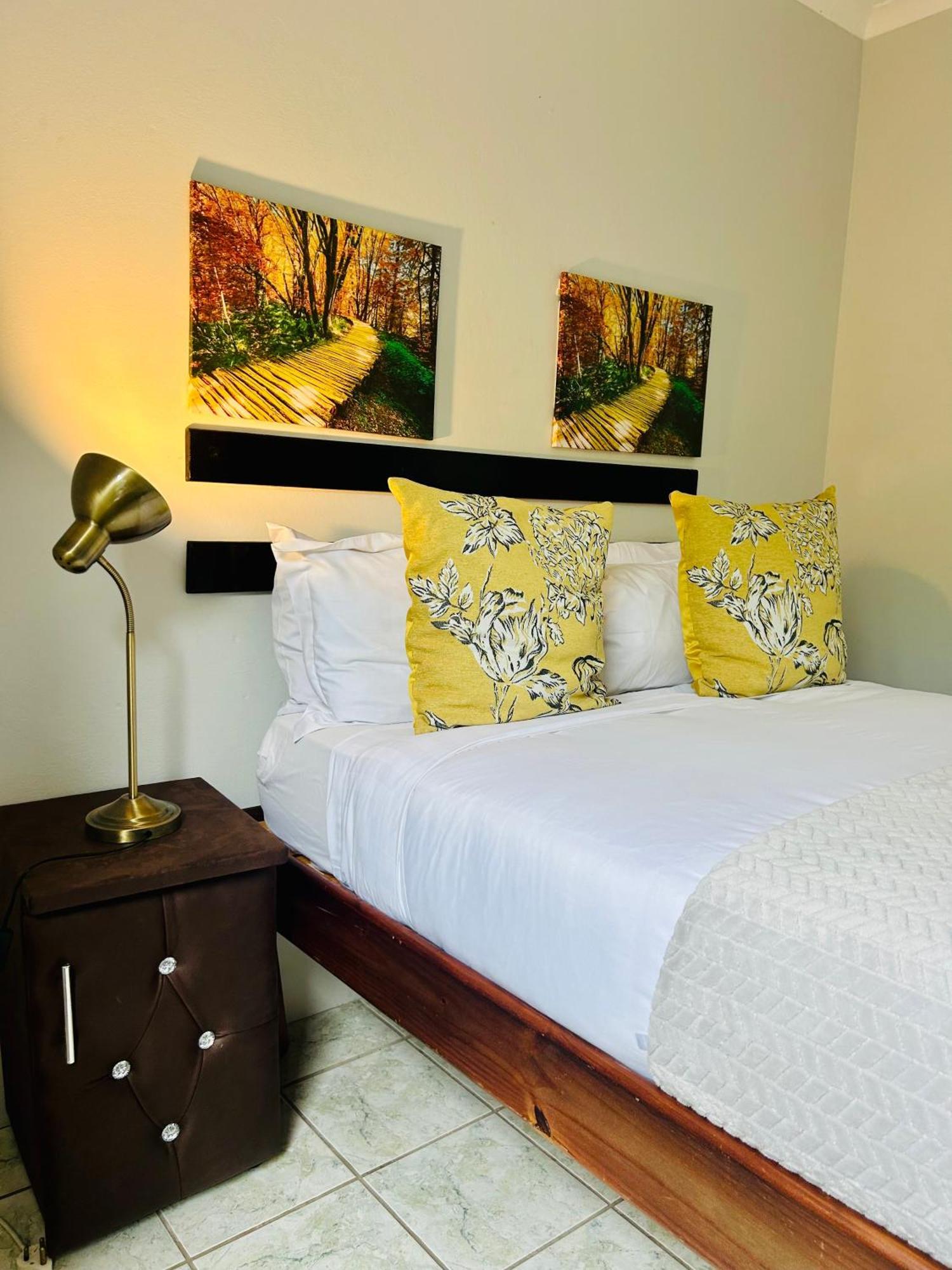 Skyfly Bed & Breakfast Манзини Экстерьер фото